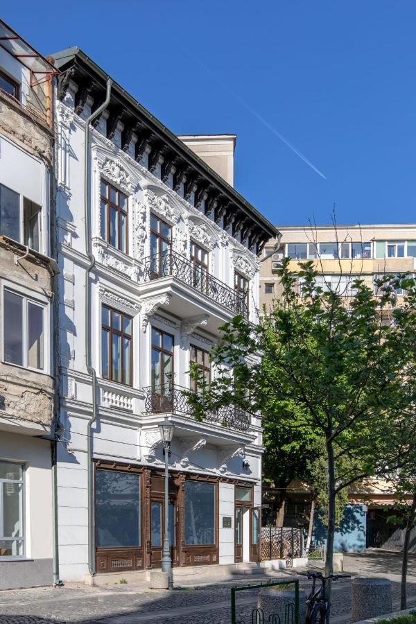 Holt Old Town Luxury Suites Bukarest Exteriör bild
