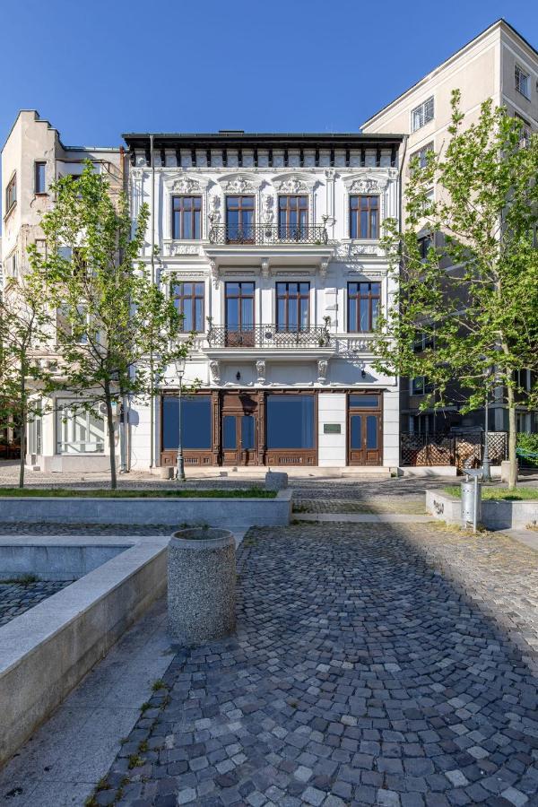 Holt Old Town Luxury Suites Bukarest Exteriör bild